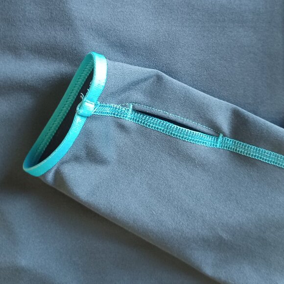 Nike Pro Women’s Medium Dri-Fit Running Top – Gray with Teal Accents - Picture 10 of 16